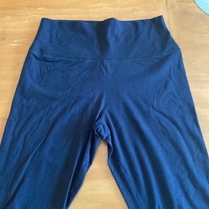 Aerie high rise black leggings. Size Large.